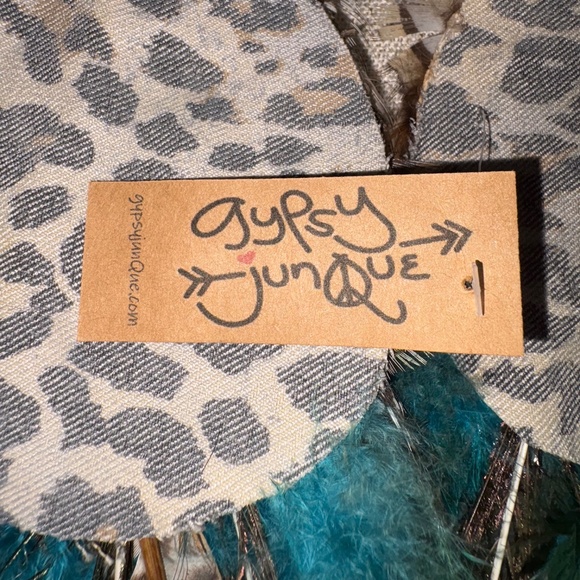 Gypsy Junque | Feather & Floral Headdresses | 3 Pieces - Picture 10 of 16